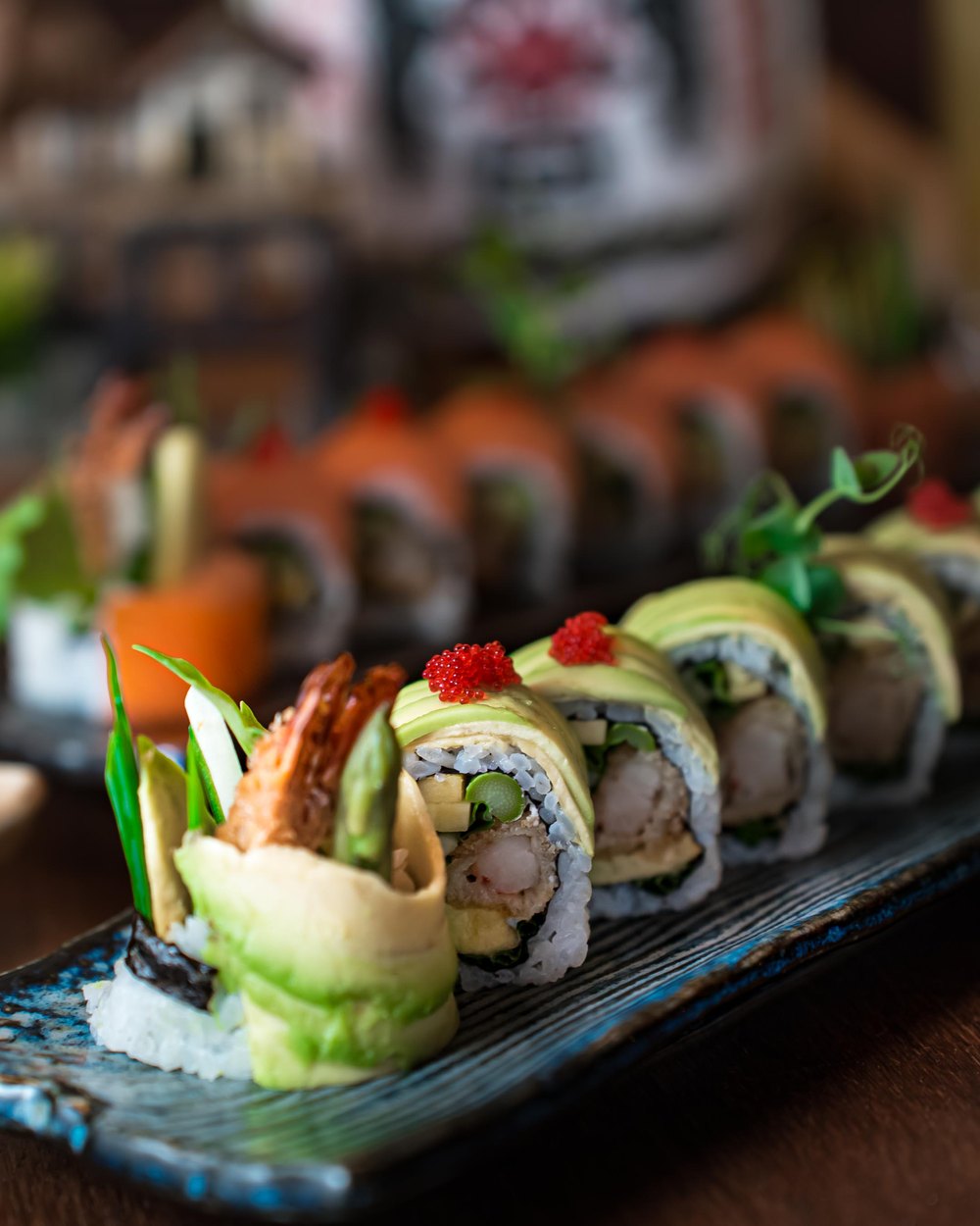Detailaufnahme einer Sushi-Rolle im Taiyo
