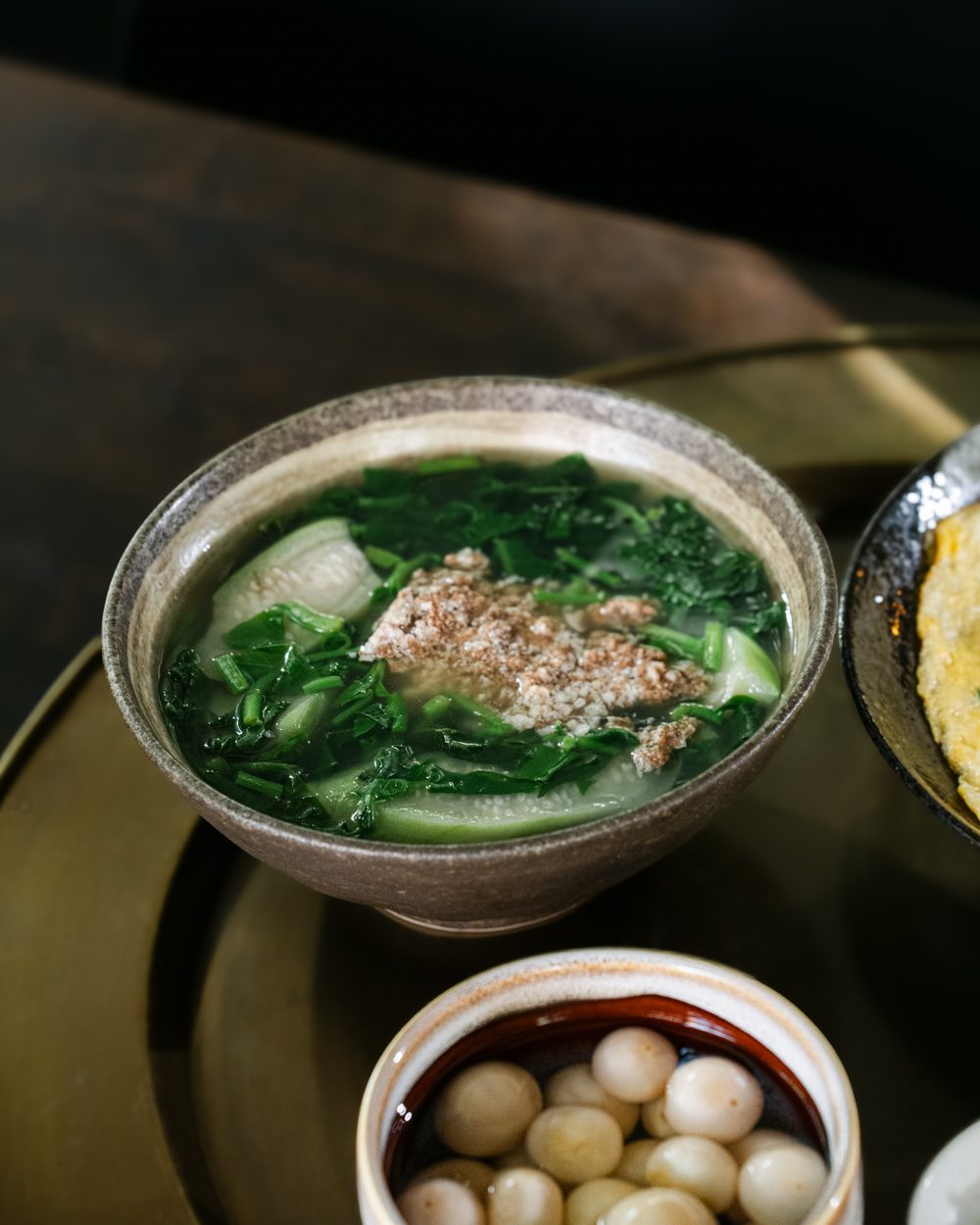 Vietnamesische Suppe mit Blattgemüse im Phuong Dong Restaurant